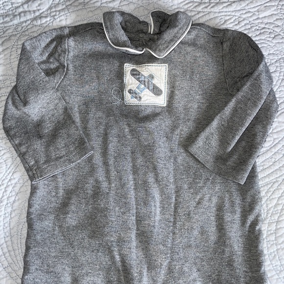 Janie & jack gray one piece with back pocket, white trim & Embroidered airplane - Picture 2 of 4